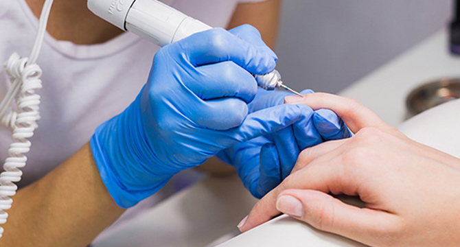 Медицински маникюр в Peppina Aesthetic Center Бургас